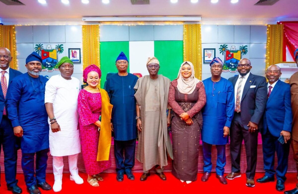 Sanwo-Olu swears in Odubiyi, 4 others as pioneers of Lagos Electricity Regulatory Commission